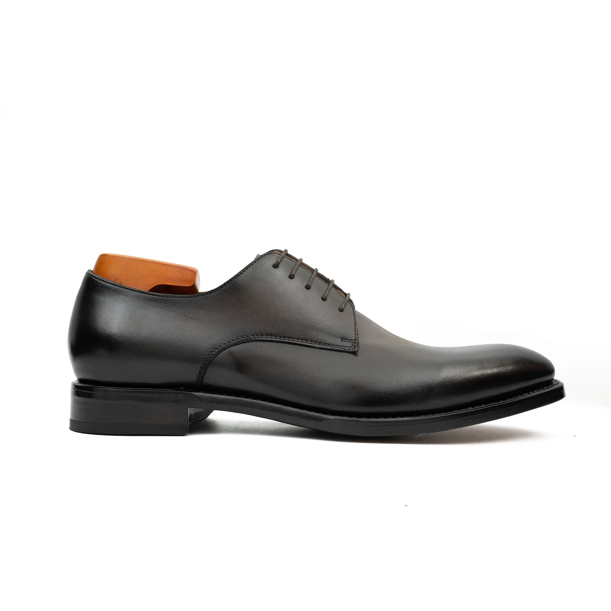 Black Minimalist Derby