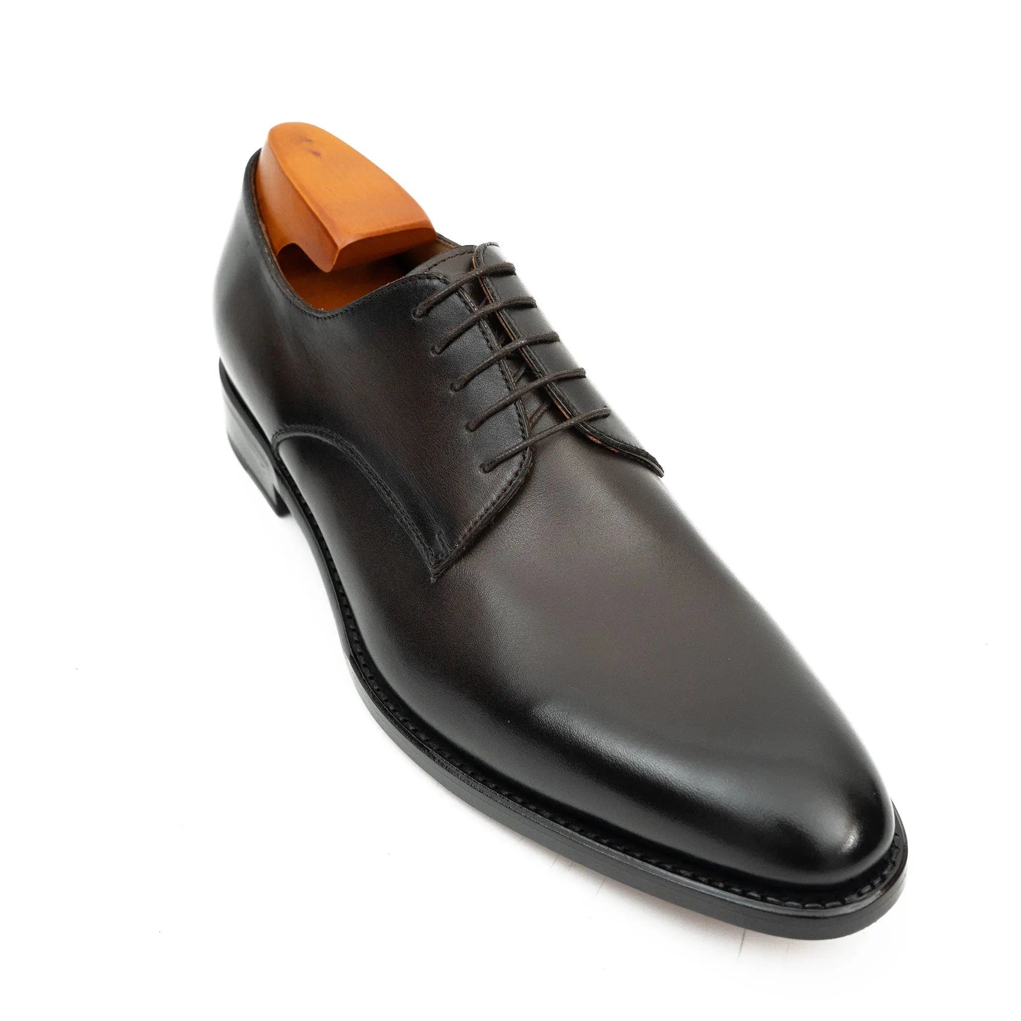 Black Minimalist Derby