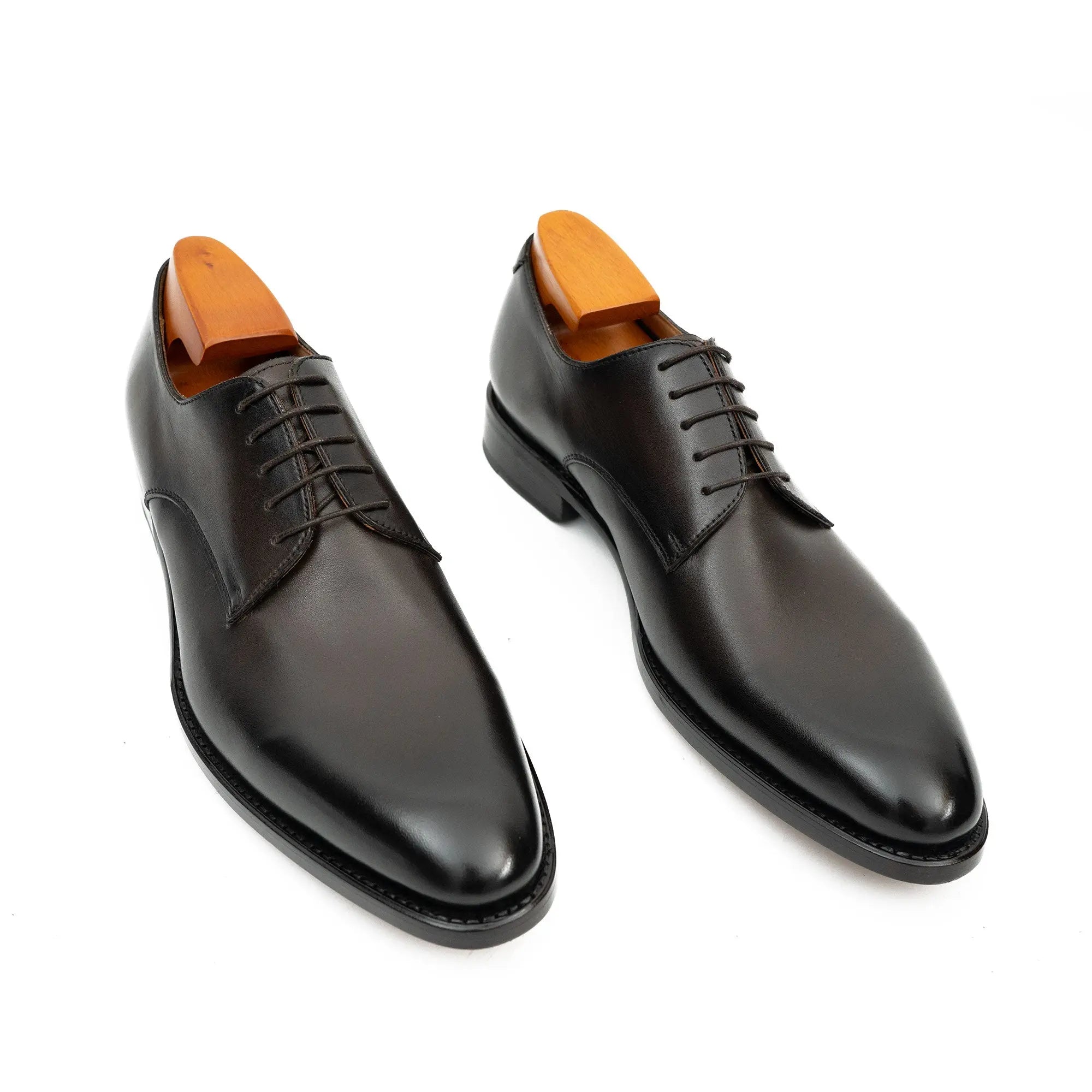 Black Minimalist Derby