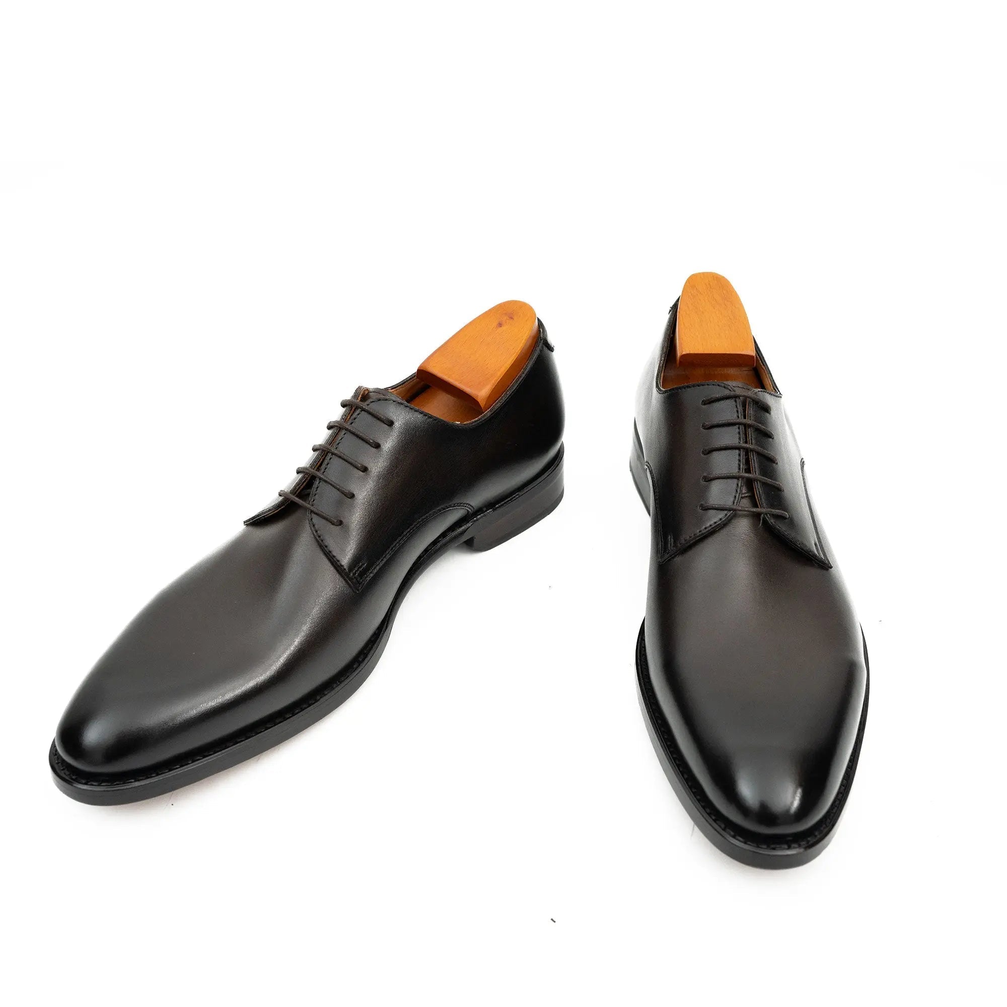 Black Minimalist Derby