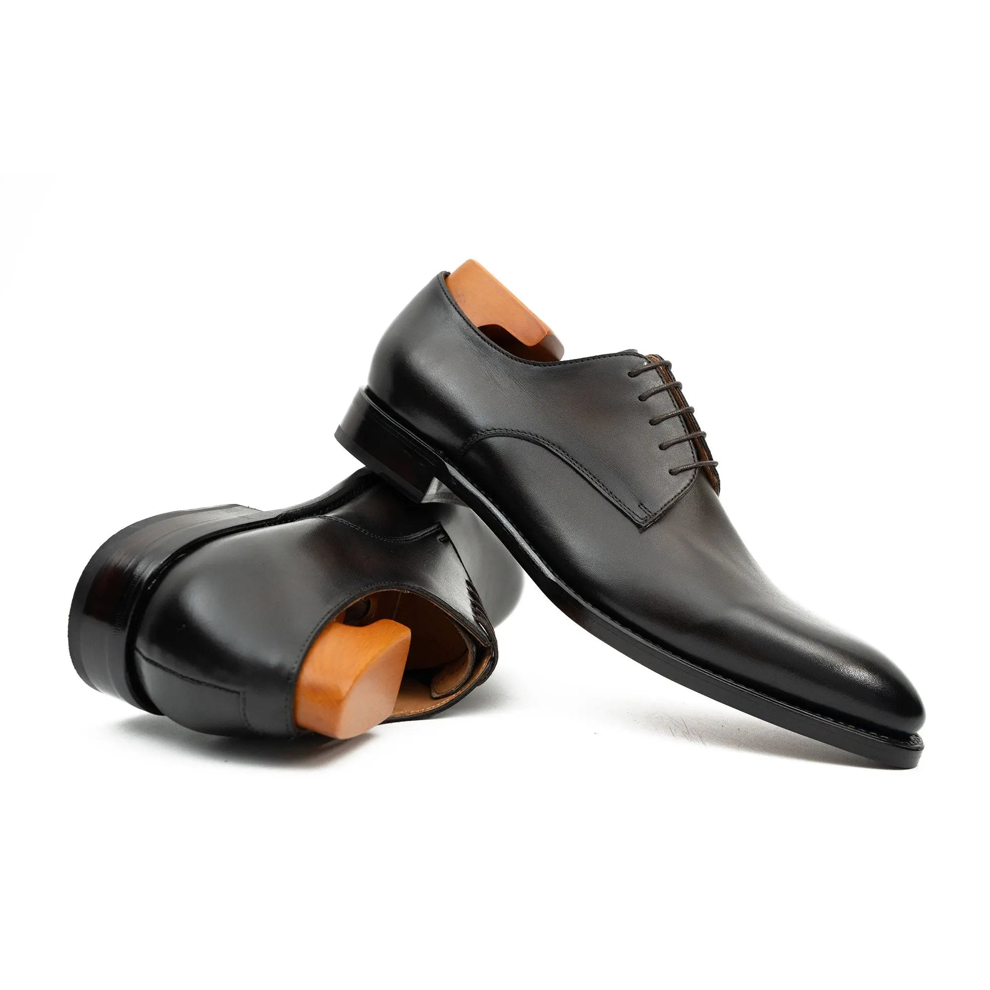Black Minimalist Derby