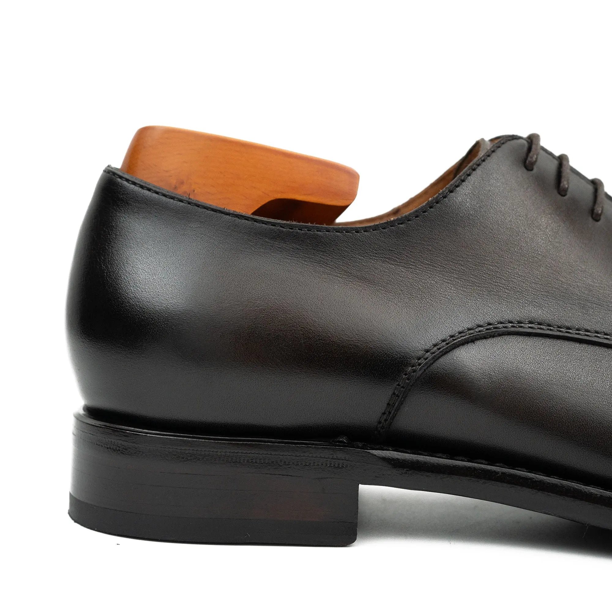 Black Minimalist Derby