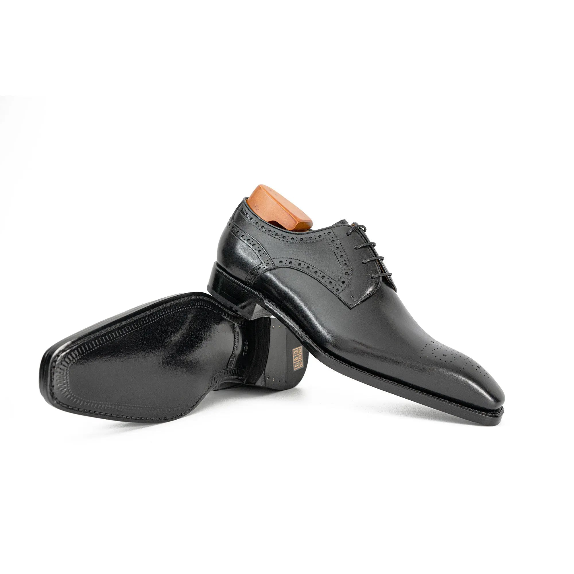 Black Medallion Oxford