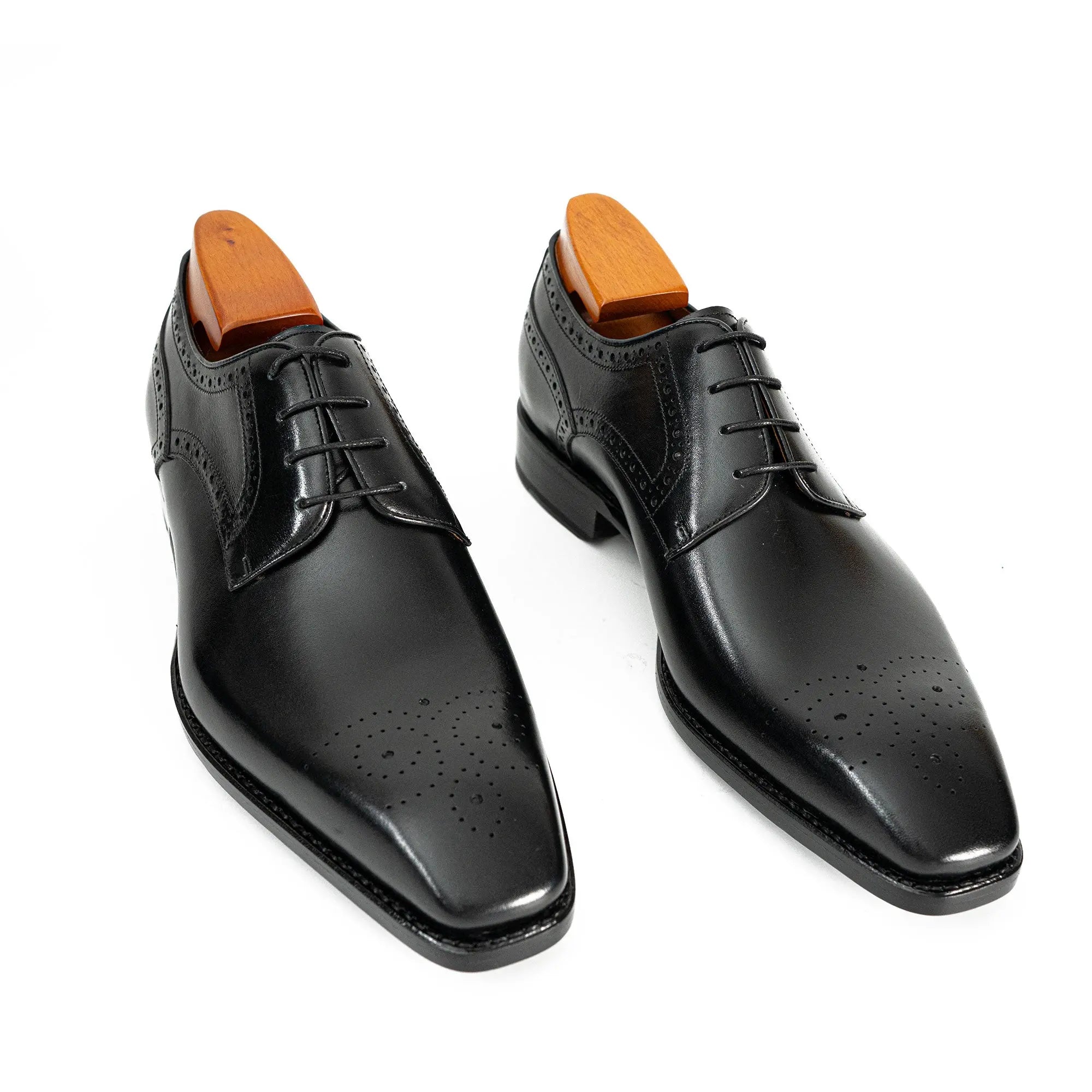 Black Medallion Oxford