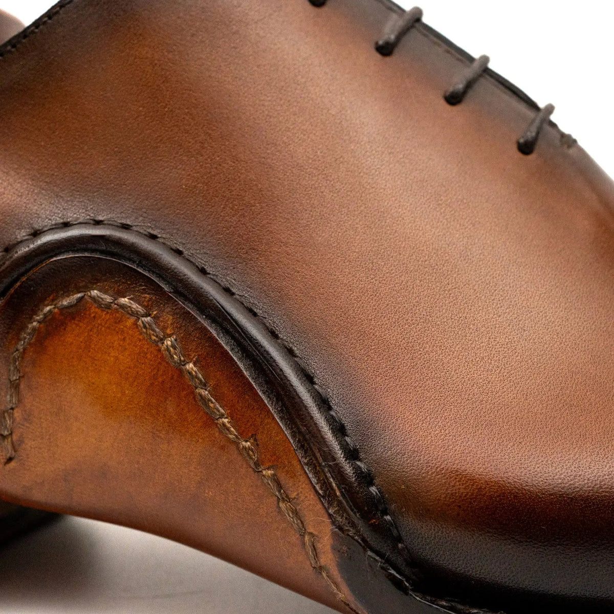 Patina Medallion Oxford