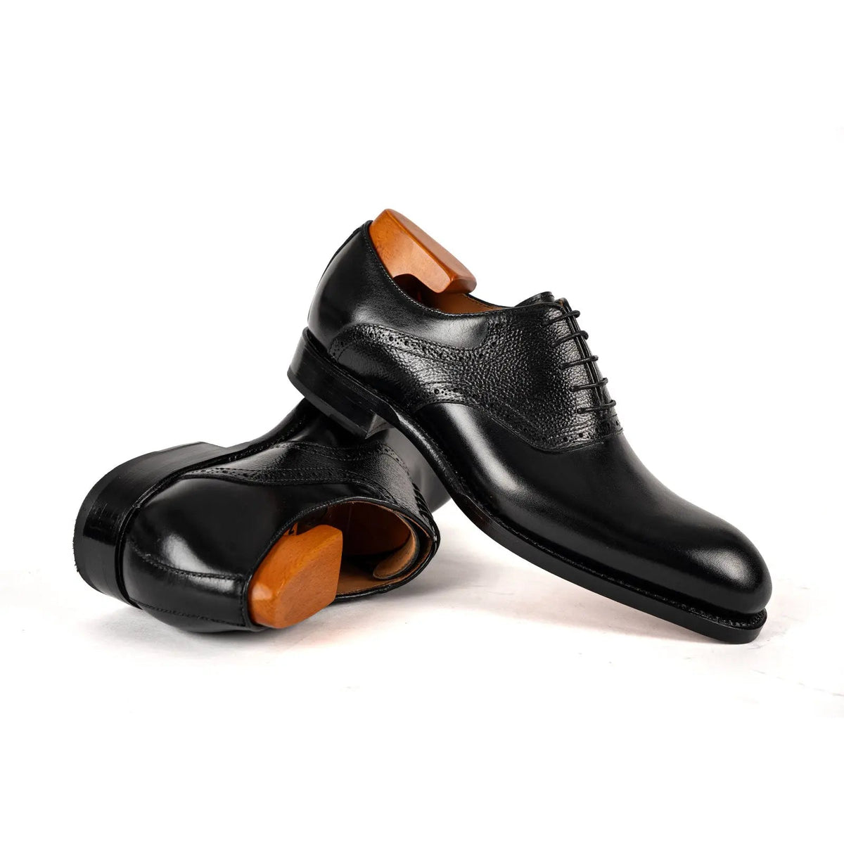 Black Textured-Panel Oxford Shoe