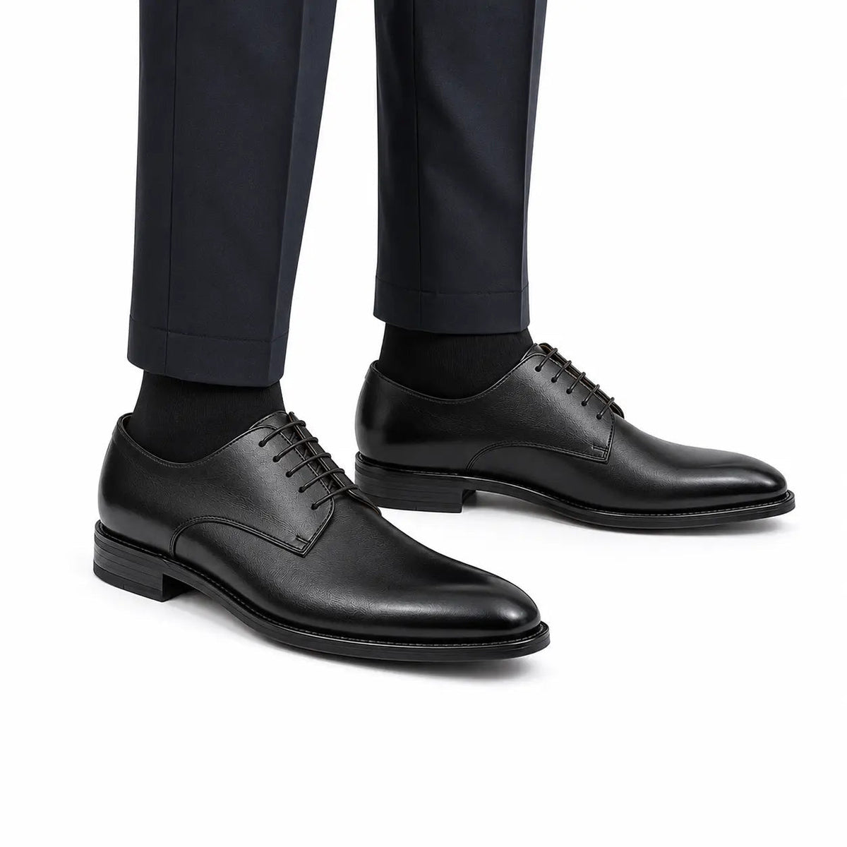 Black Minimalist Derby