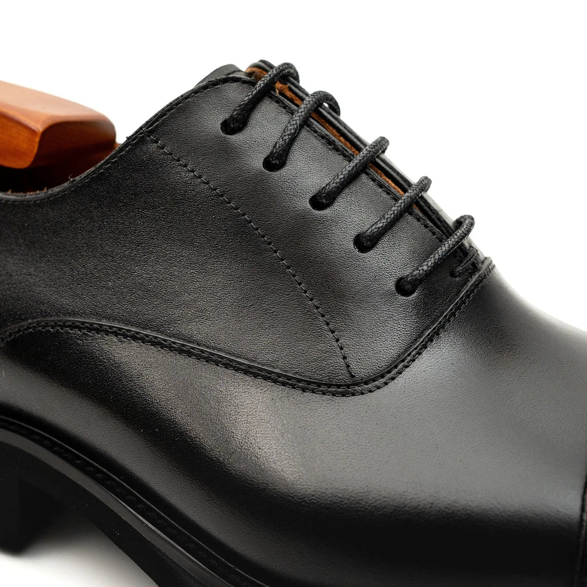 Black Calf Lug-Sole Oxford